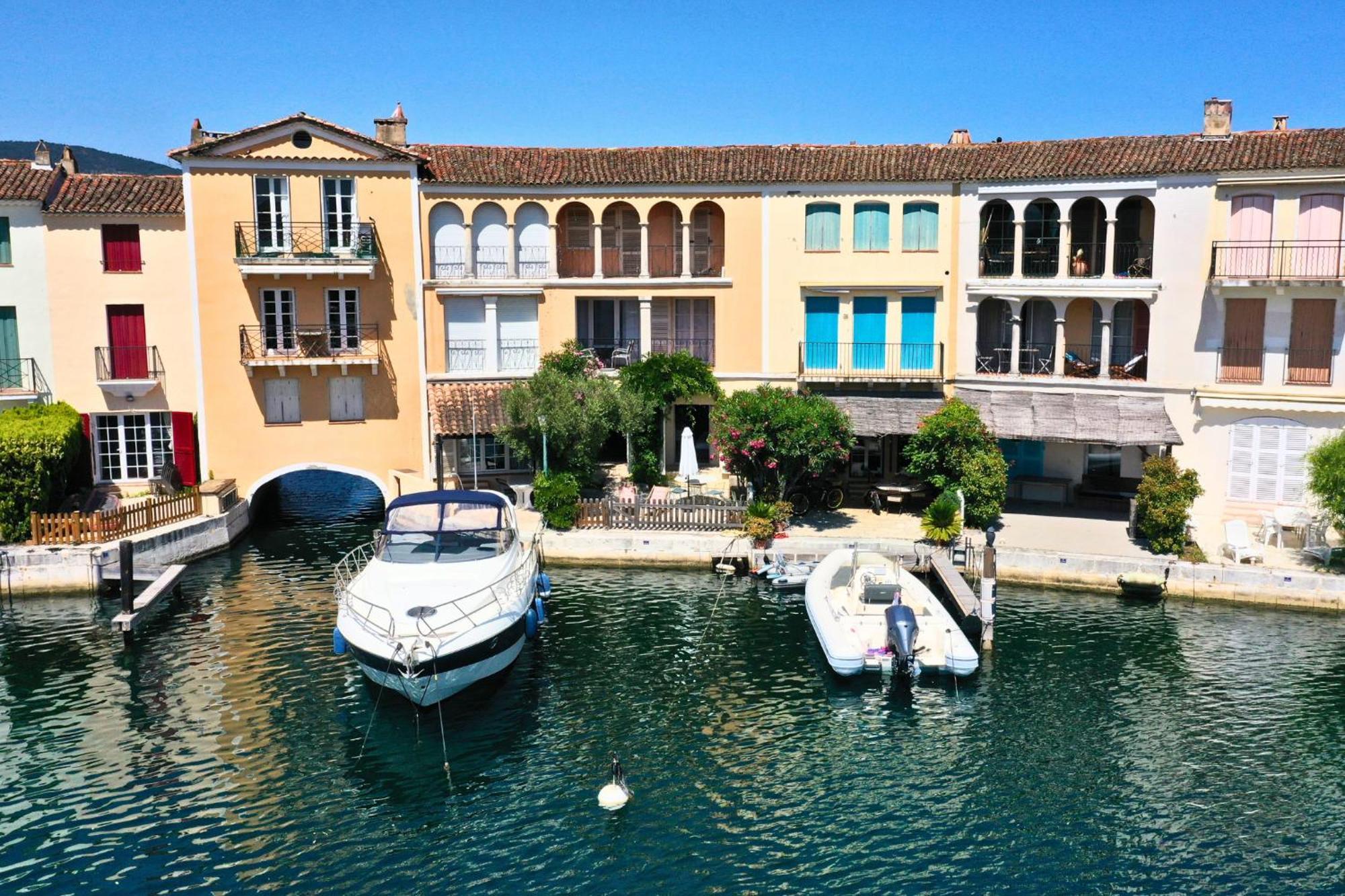 Appartement Amour Terrasse Sur L'Eau Grimaud Exterior foto